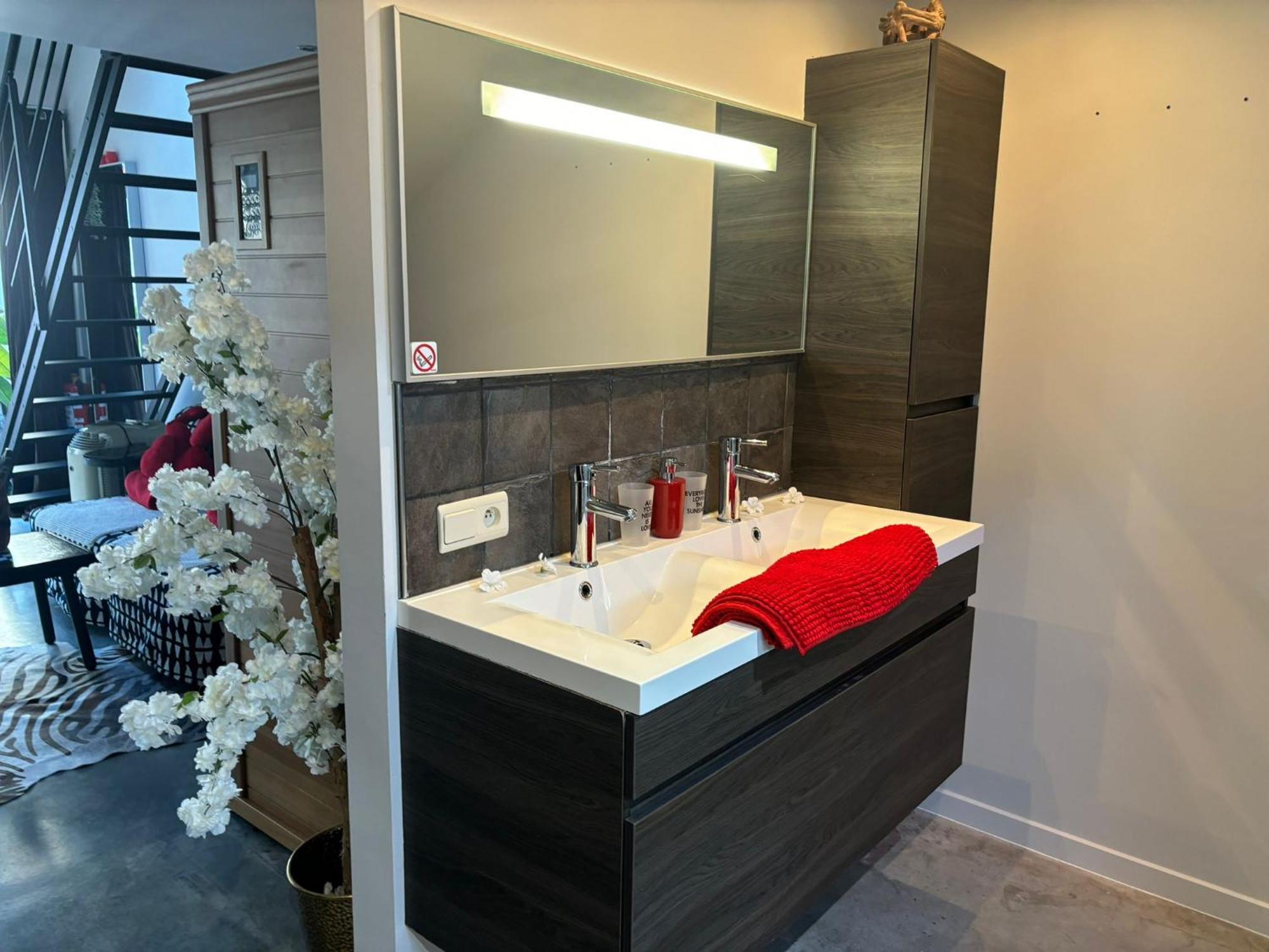 アントウェルペンWellness Loft With Sauna, Jacuzzi, Roof Terrace & Amazing Viewアパートメント エクステリア 写真